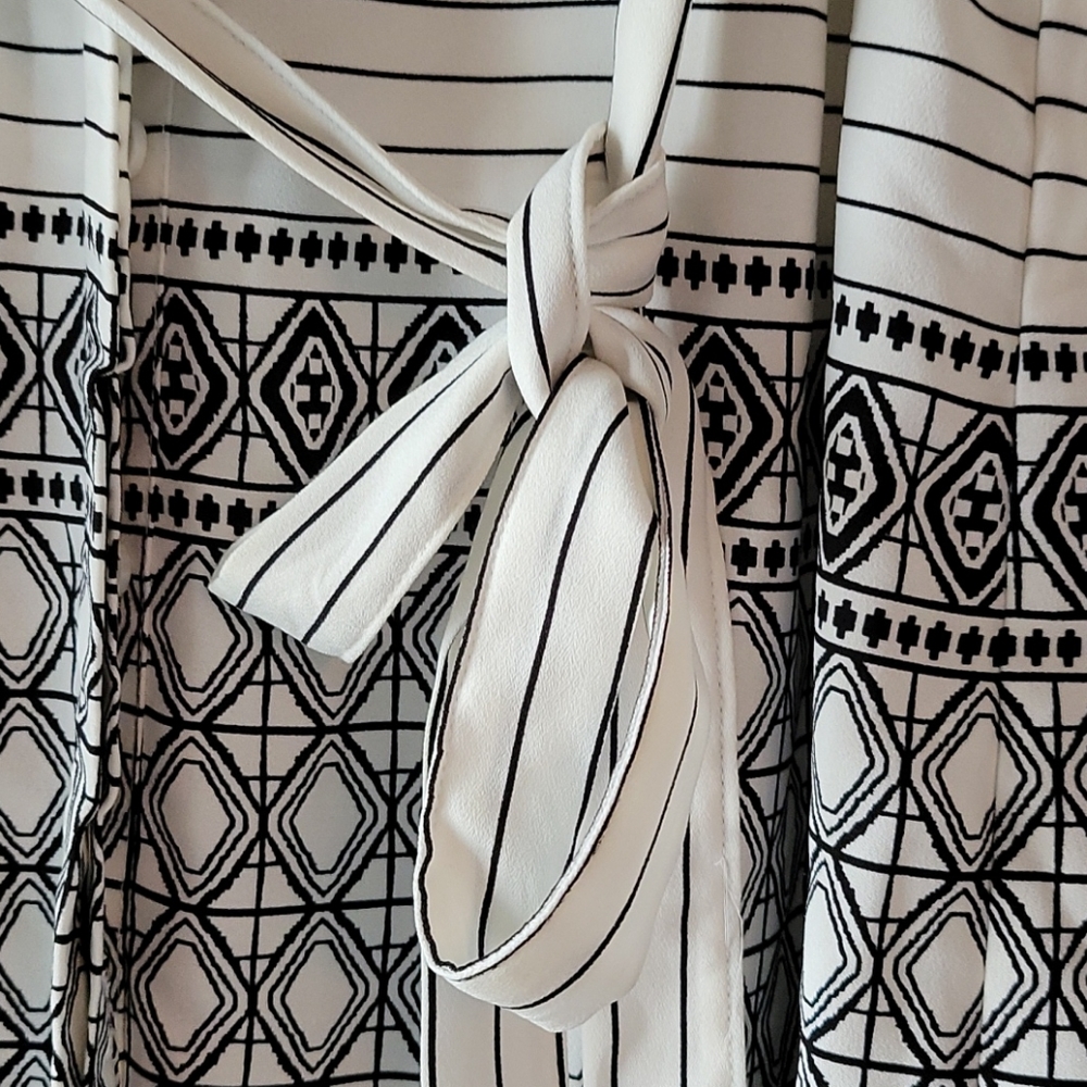 Dress - Picture 4 of 4